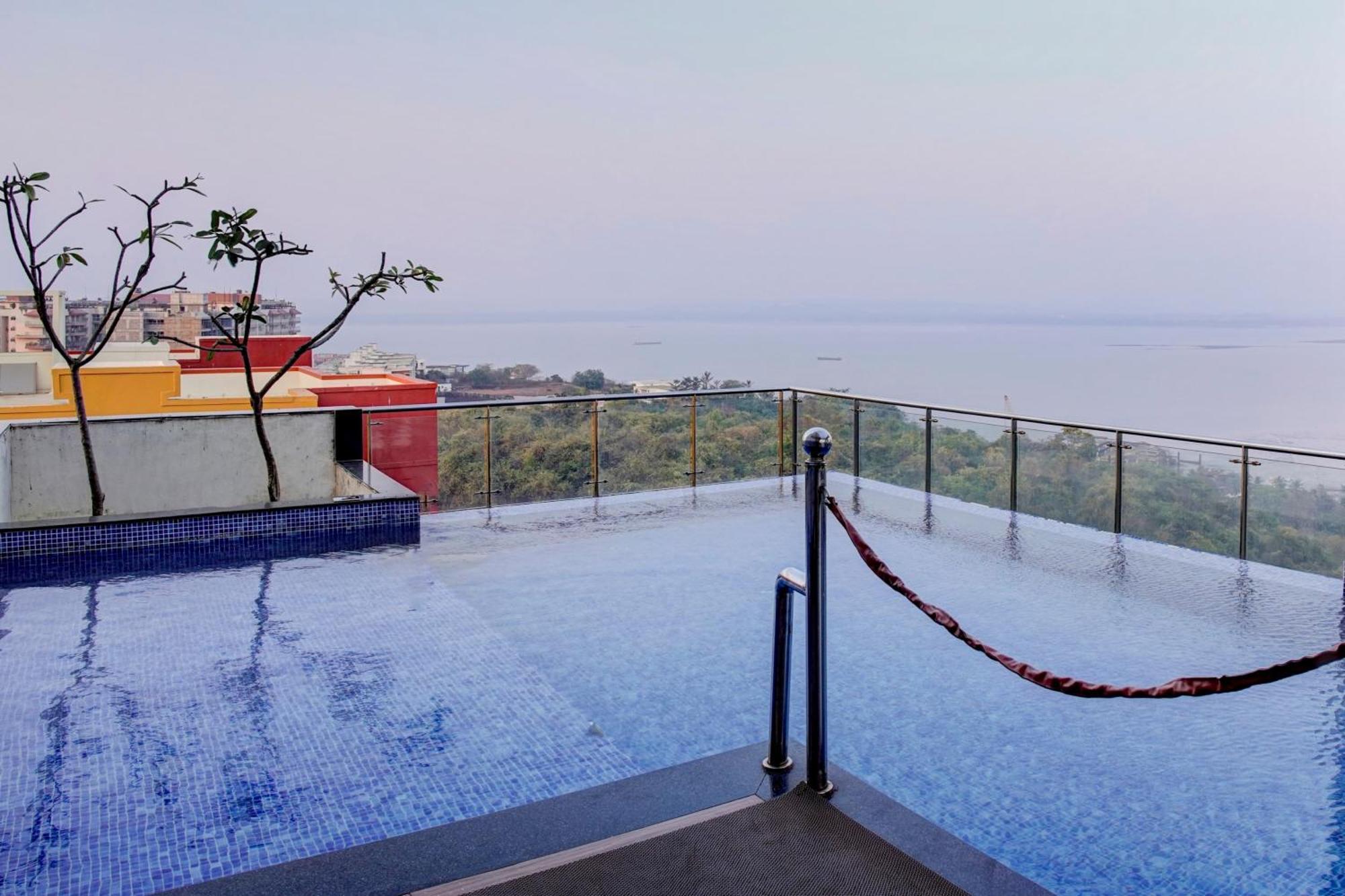 Flagship Santoshi Holiday Home Даболим Экстерьер фото