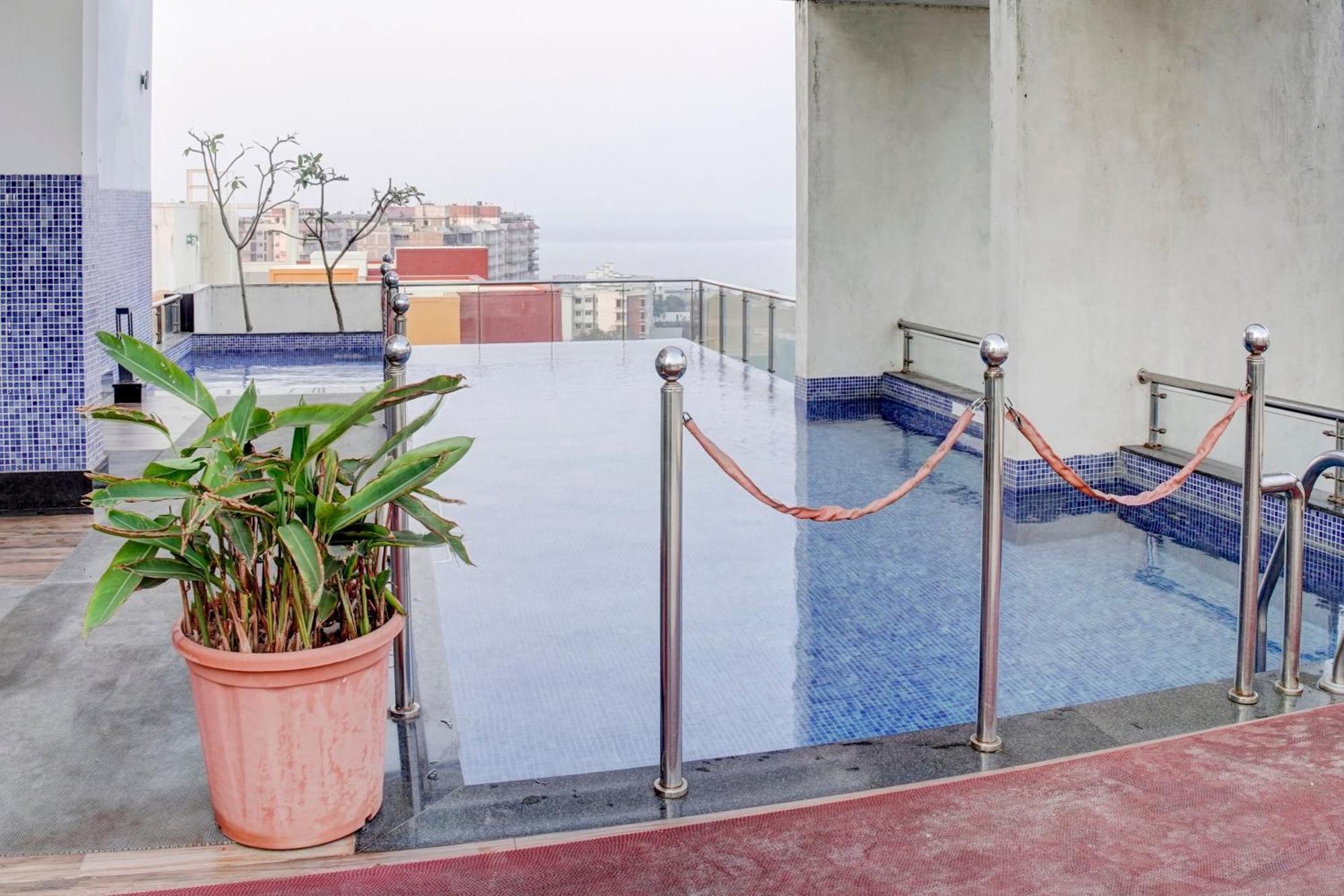 Flagship Santoshi Holiday Home Даболим Экстерьер фото